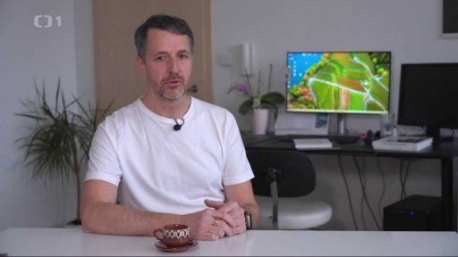Záběr z reportáže o Kardi AI v pořadu Gejzír České televize